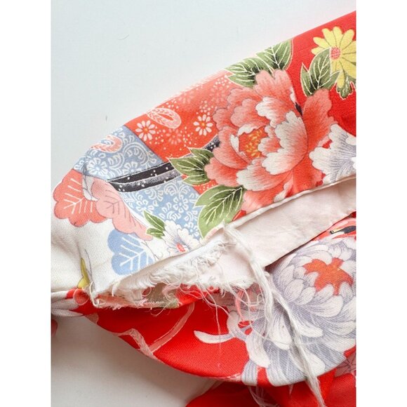 Vintage Made in Japan Red Oriental Japanese Floral Print Kimono, One Size - Picture 7 of 16